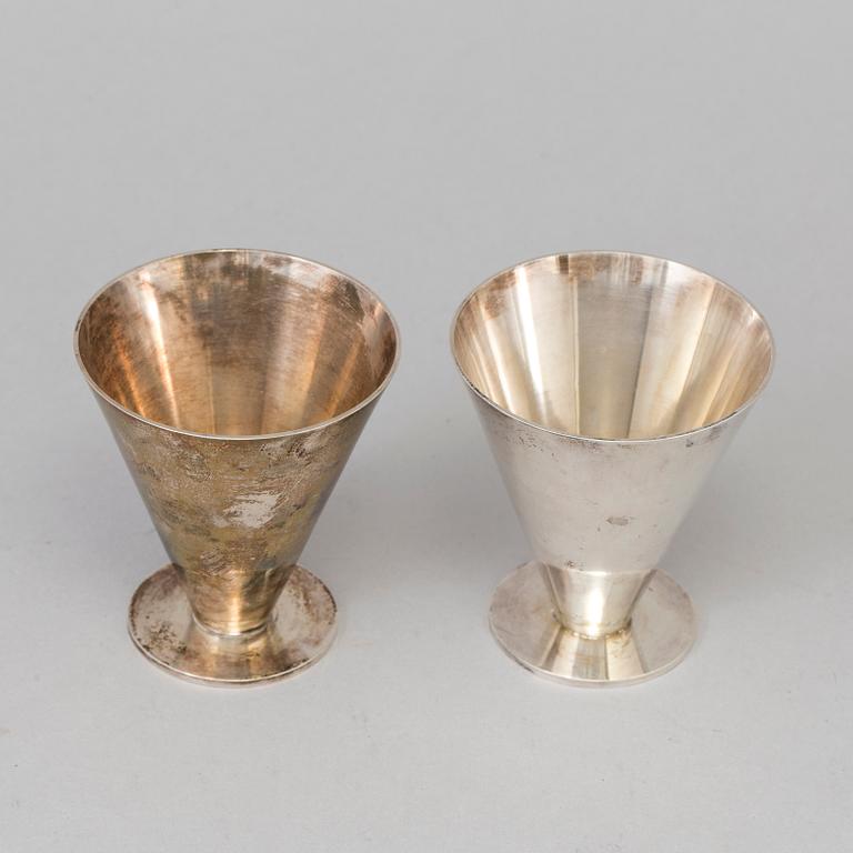 WIWEN NILSSON, a pair of sterling silver cups, Lund 1970.