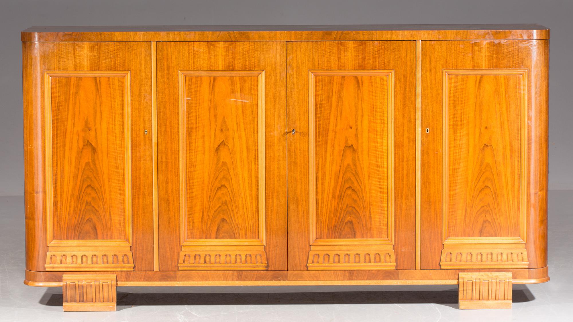SIDEBOARD, 1900-talets mitt.