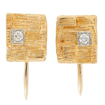 Earrings, 18K gold with octagonal-cut diamonds,