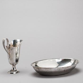 A Swedish early 19th century silver hand-jug and dish, mark of Pehr Zethelius, Stockholm 1809.