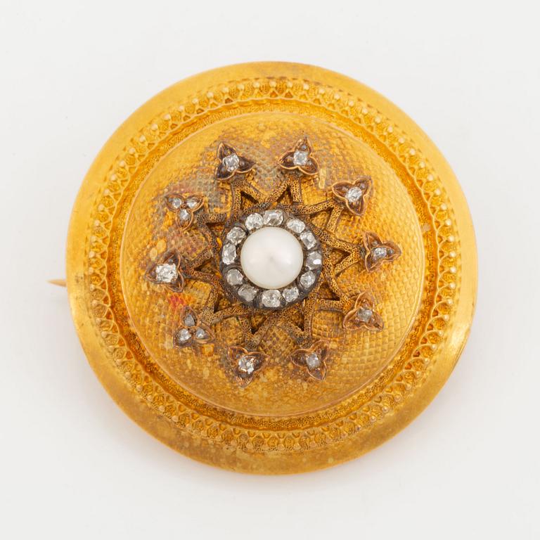 Gold, pearl and old-cut diamond brooch.