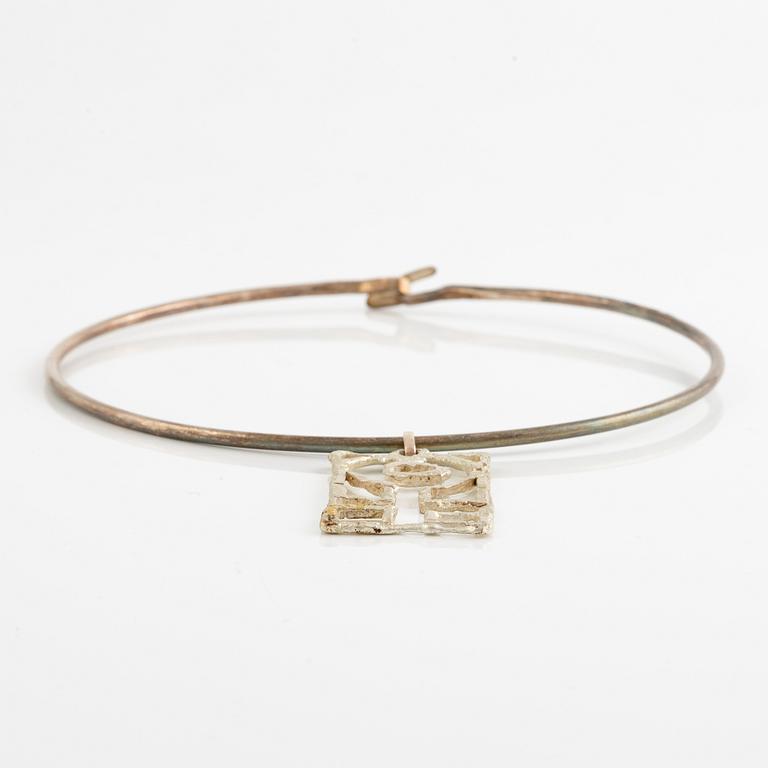 Lars Arby, a neck ring, two pendants and two pairs of earrings, silver, Gothenburg circa 1966, 1976, 1977 and 1980.