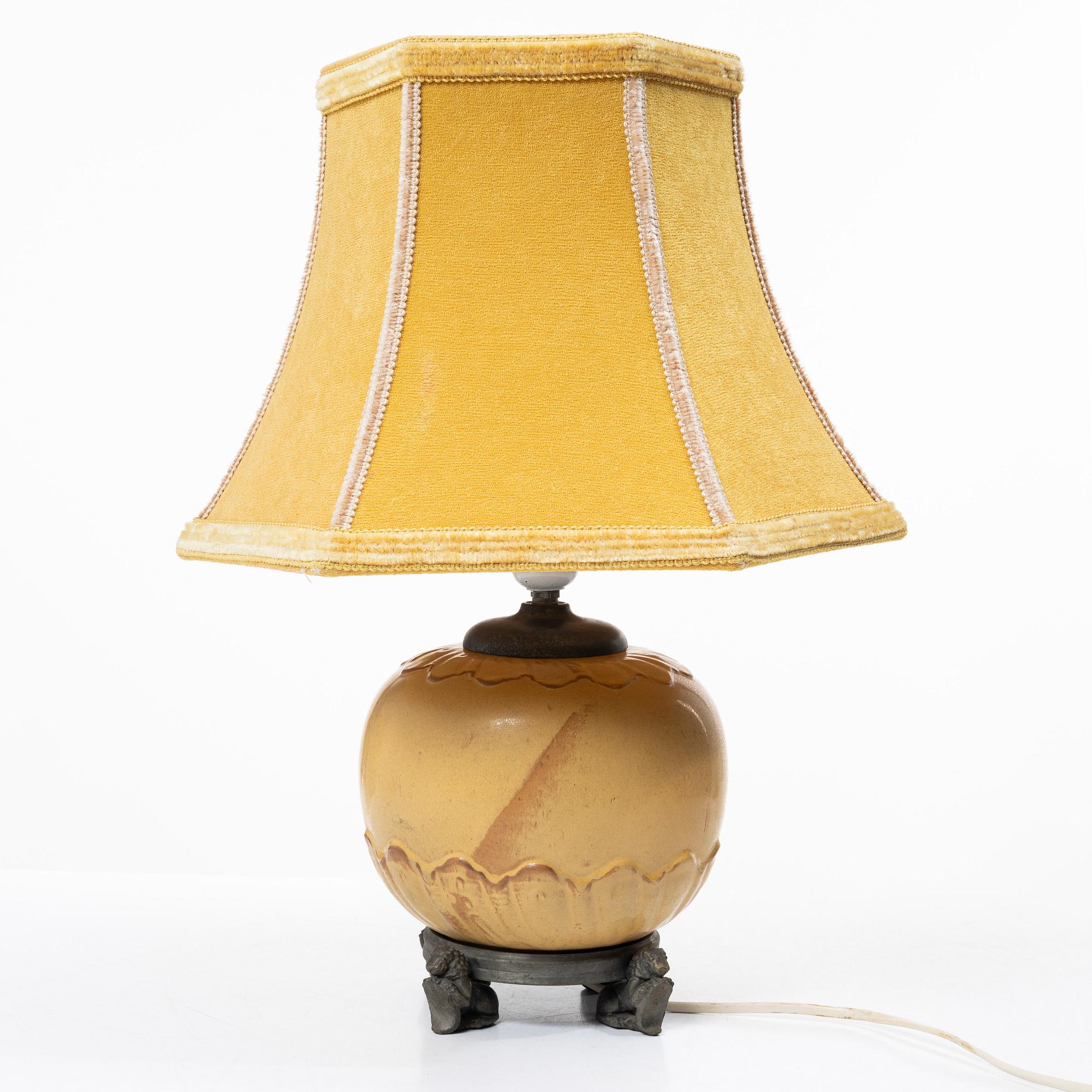 Bordslampa, 1900-talets första hälft.