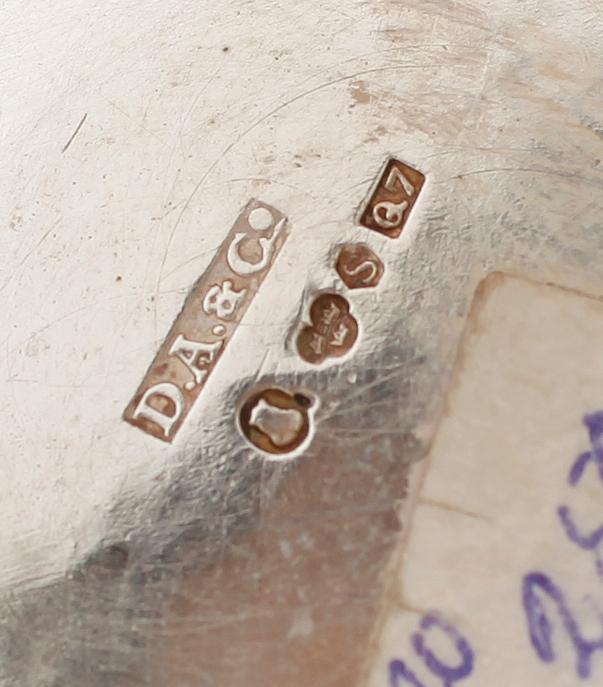 SKÅL PÅ FOT, silver, Stockholm 1918. Vikt ca 312 gram.