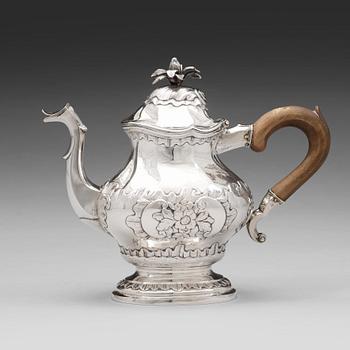 134. A Swedish 18th century silver tea-pot, mark of Magnus Myhrman, Åmål 1777.