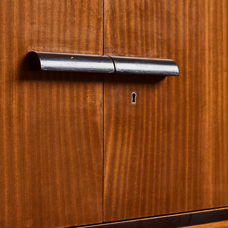 Axel Einar Hjorth, skåp "O.K", Nordiska Kompaniet 1938.