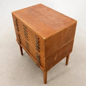 Filing cabinet/drawing cabinet, mid-20th century.