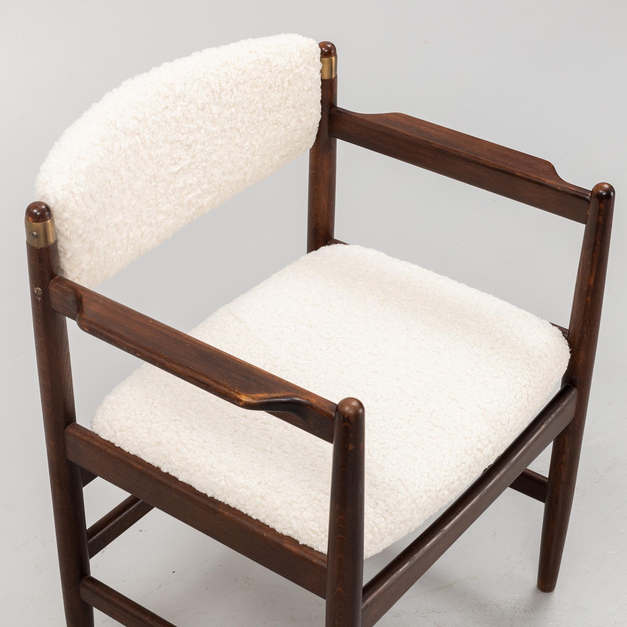 Børge Mogensen, a pair of model 573 armchairs produced by Karl