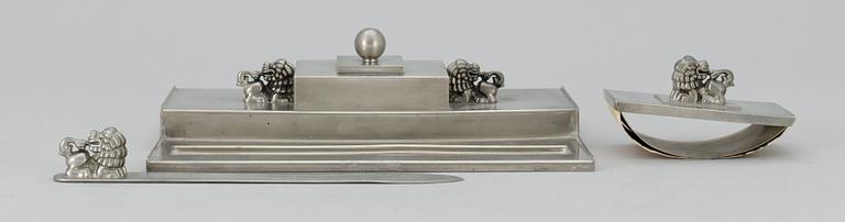 SKRIVBORDSUPPSÄTTNING,