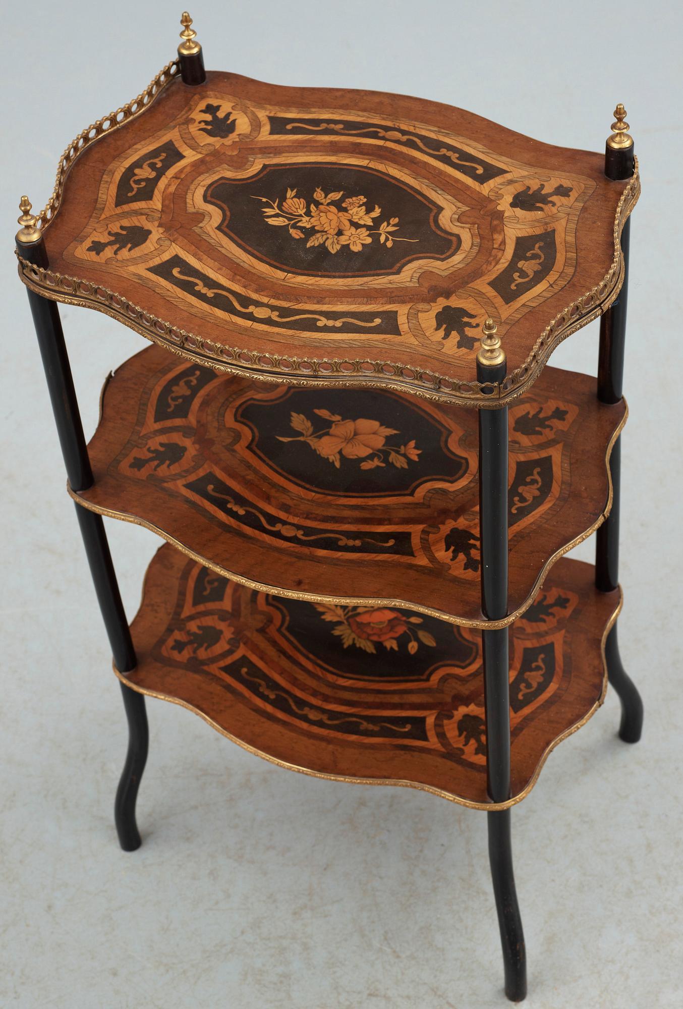 ETAGÉR, Louis XV-stil, sent 1800-tal.