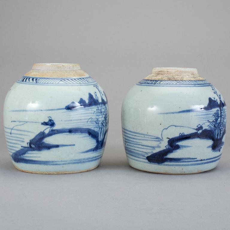 URNOR, 2 st, porslin, Kina, 1800-tal.