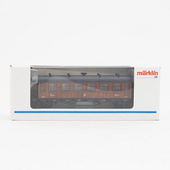 Märklin, electrical locomotive, modell 3171 with snowpainting, gauge H0, in box.