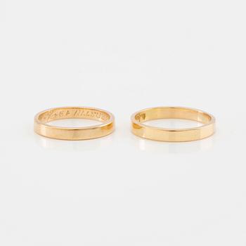 Wiwen Nilsson, a pair of 18K gold rings, Lund 1956 and 1957.