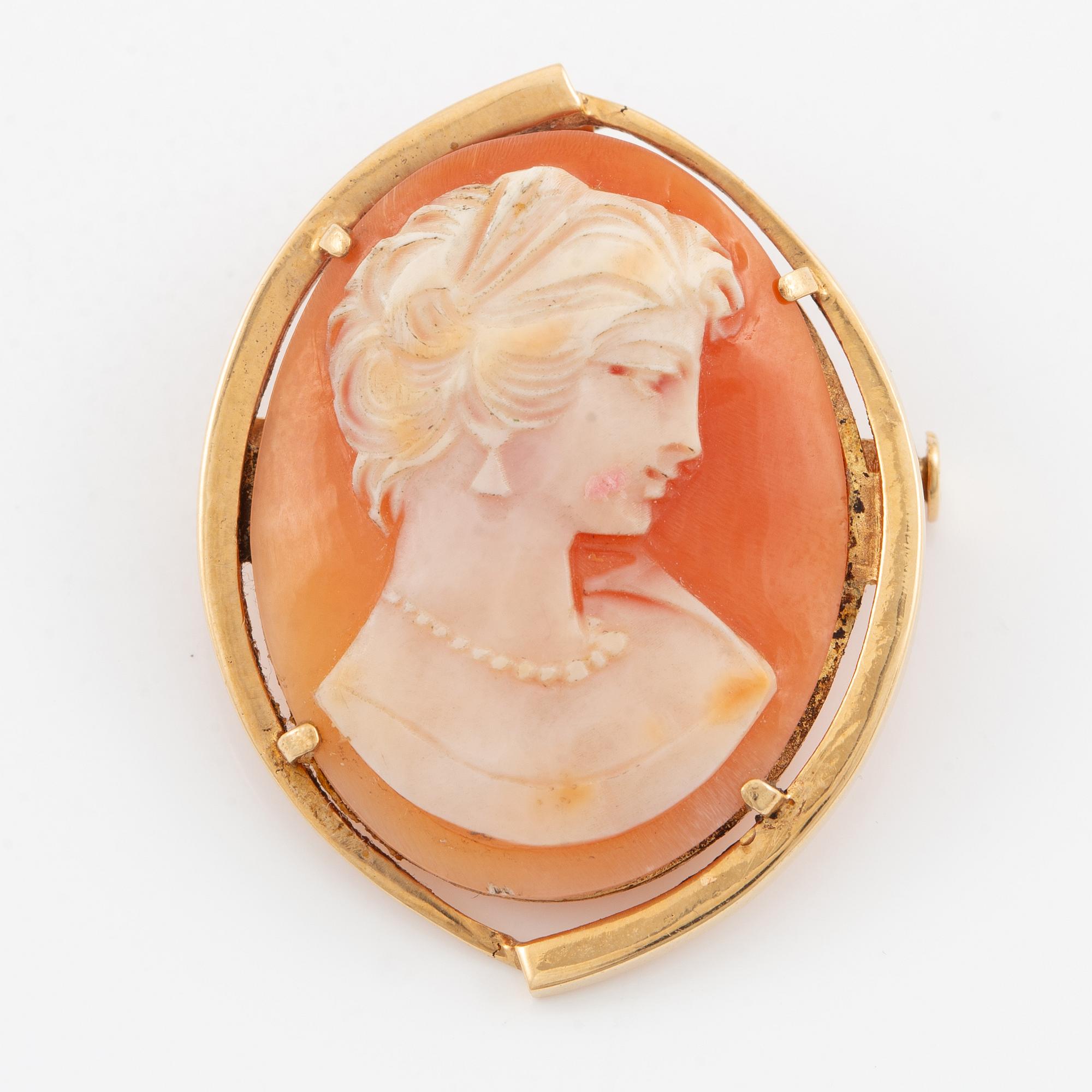 Hänge/brosch, 18K guld med snäckskalscamé.