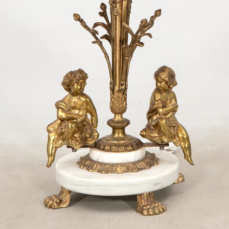 Table lamp in the Louis XVI style, second half of the 20th century.