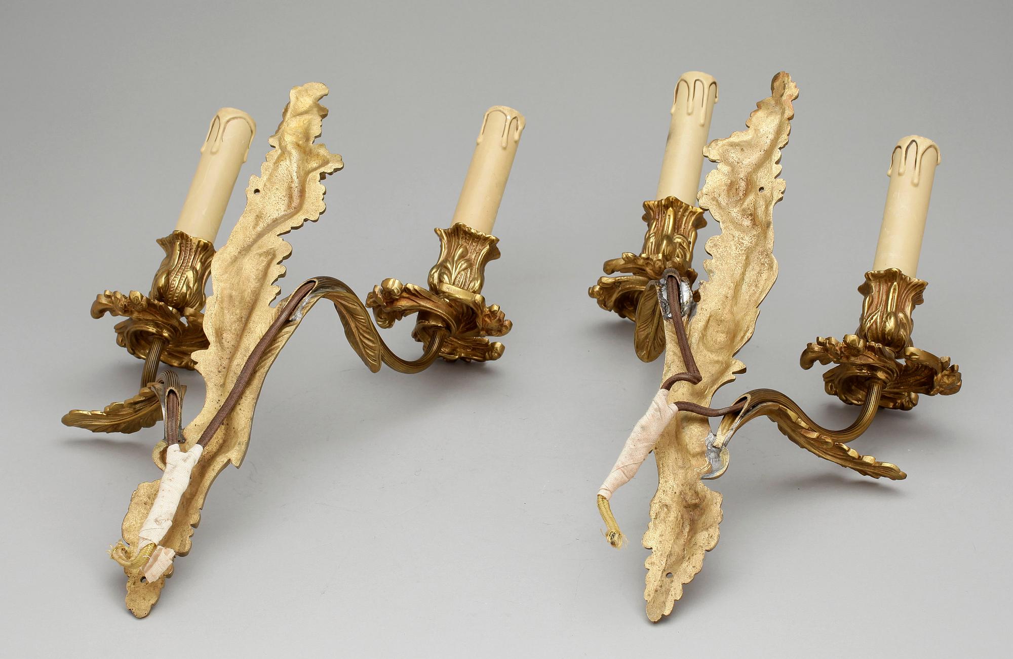 APPLIQUER, ett par, rokokostil, 1900-talets mitt.