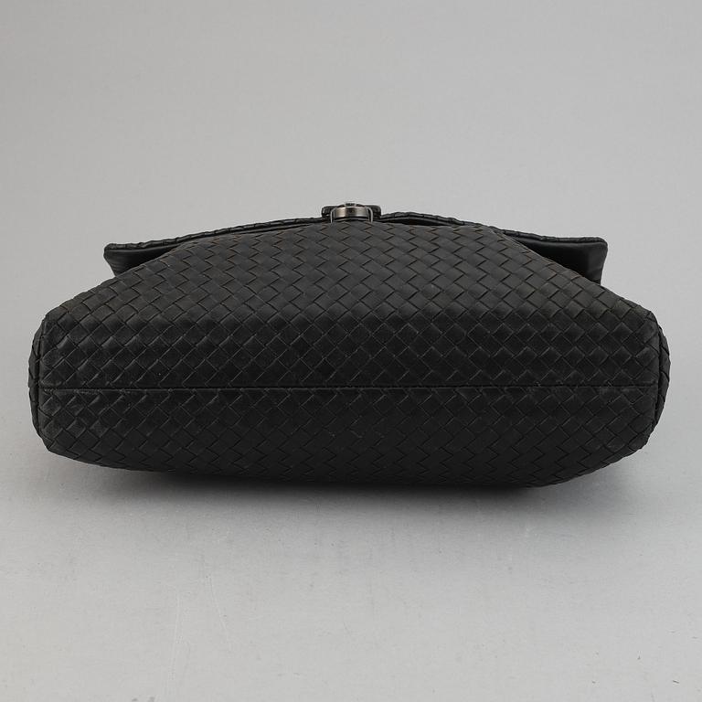 Bottega Veneta, a black intrecciato leather briefcase.