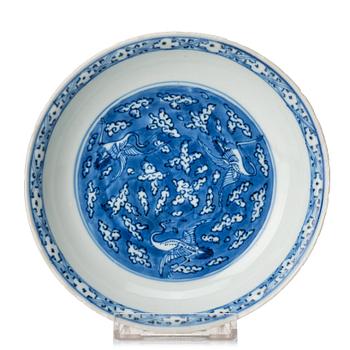 A blue and white dish, Qing dynasty, Kangxi (1662-1722).