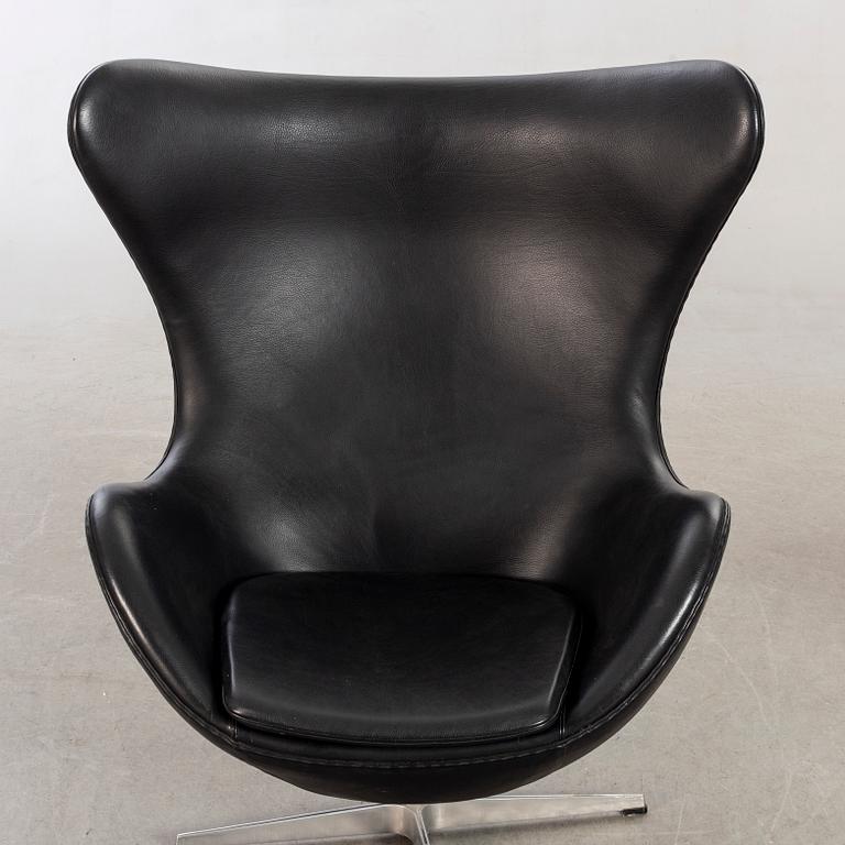 Arne Jacobsen, A 2001 arm chair "Egg chair" designed for Fritz Hansen, Denmark.