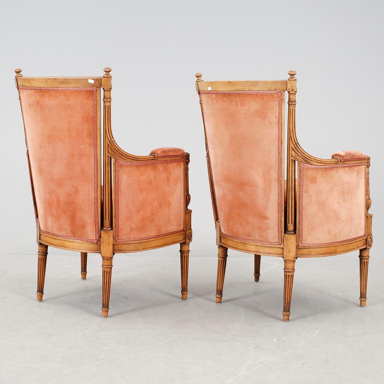 KARMSTOLAR, ett par, Louis XVI-stil, omkring sekelskiftet 1900.