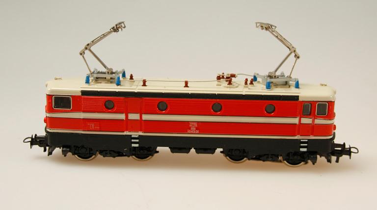 ELLOK och ÅNGLOK, 2 st, Märklin, 3041 samt 3084, H0.