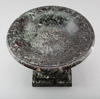 TAZZA, marmor, 1900-talets första hälft.