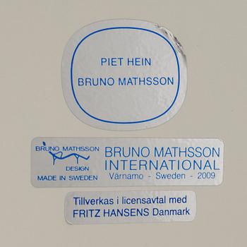 Bruno Mathsson & Piet Hein, dining table, "Superellipse", Mathsson International, 2009.