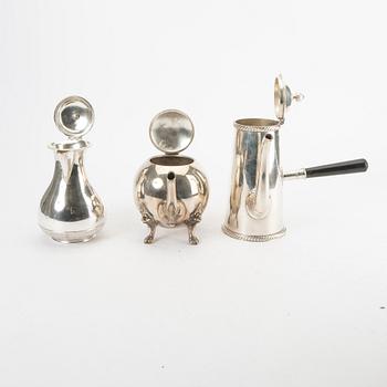 A set of three epns coffee and tea pots, 20th century.