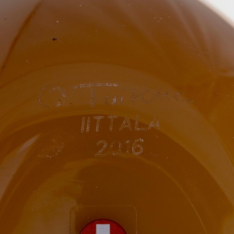 Oiva Toikka, a 'Harvest Puffball' glass bird, signed O. Toikka Iittala 2016.