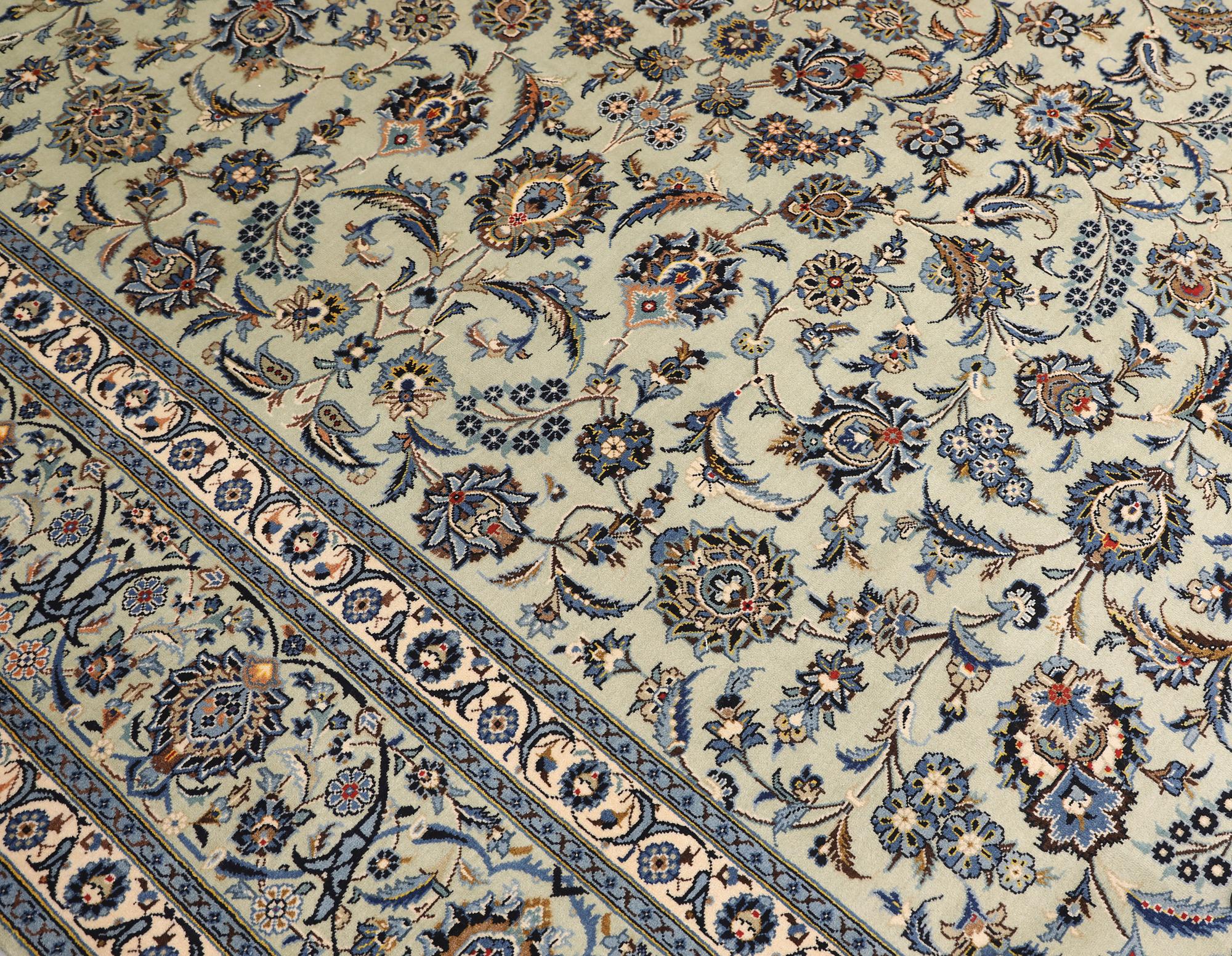 A Keshan carpet, approx. 398 x 301 cm.