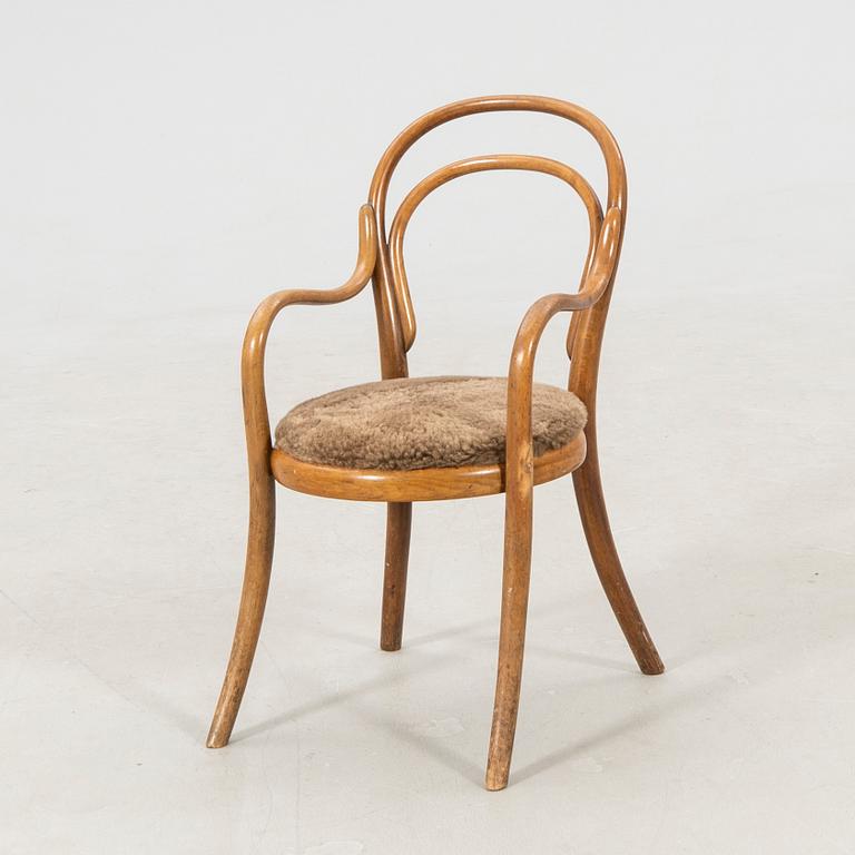 Barnstol Thonet Österrike 1900-talets början.