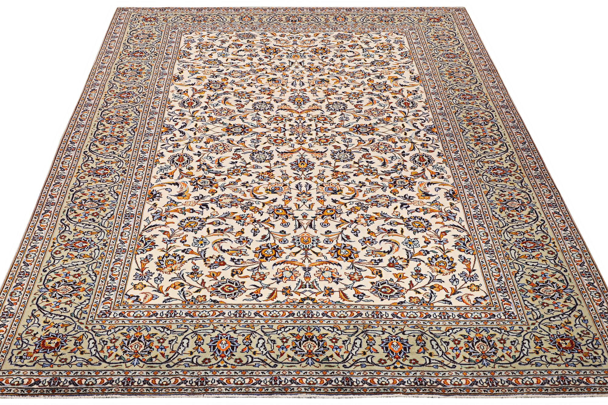 A carpet, Kashan, ca 356 x 248 cm.