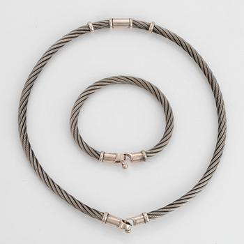 Vivianna Torun Bülow-Hübe, a sterling silver necklace and bracelet, executed in her own workshop, 1990's.