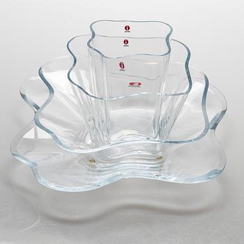 Alvar Aalto, lasiveistos, "Aallon kukka", neliosainen, signeerattu Alvar Aalto Iittala 2005.