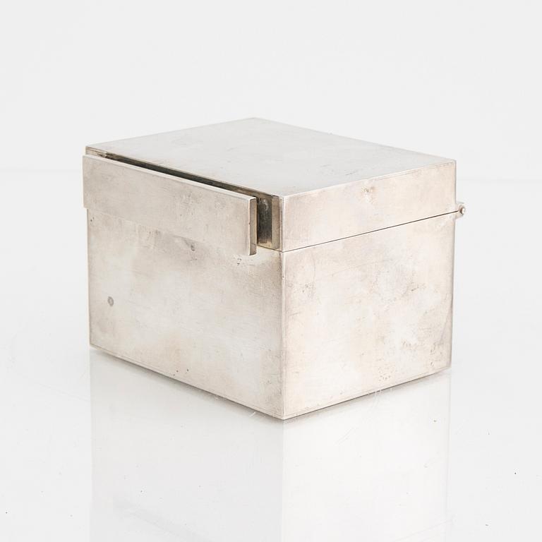 A Swedish 20th century sterling silver box mark of Lars Håkansson Malmö 1993 weight 2336 grams.