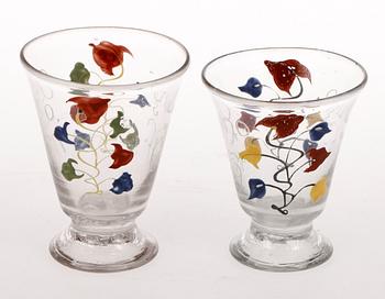 SNAPSGLAS 2 st, glas, 1769 och 1771.