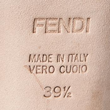 SKOR, Fendi.