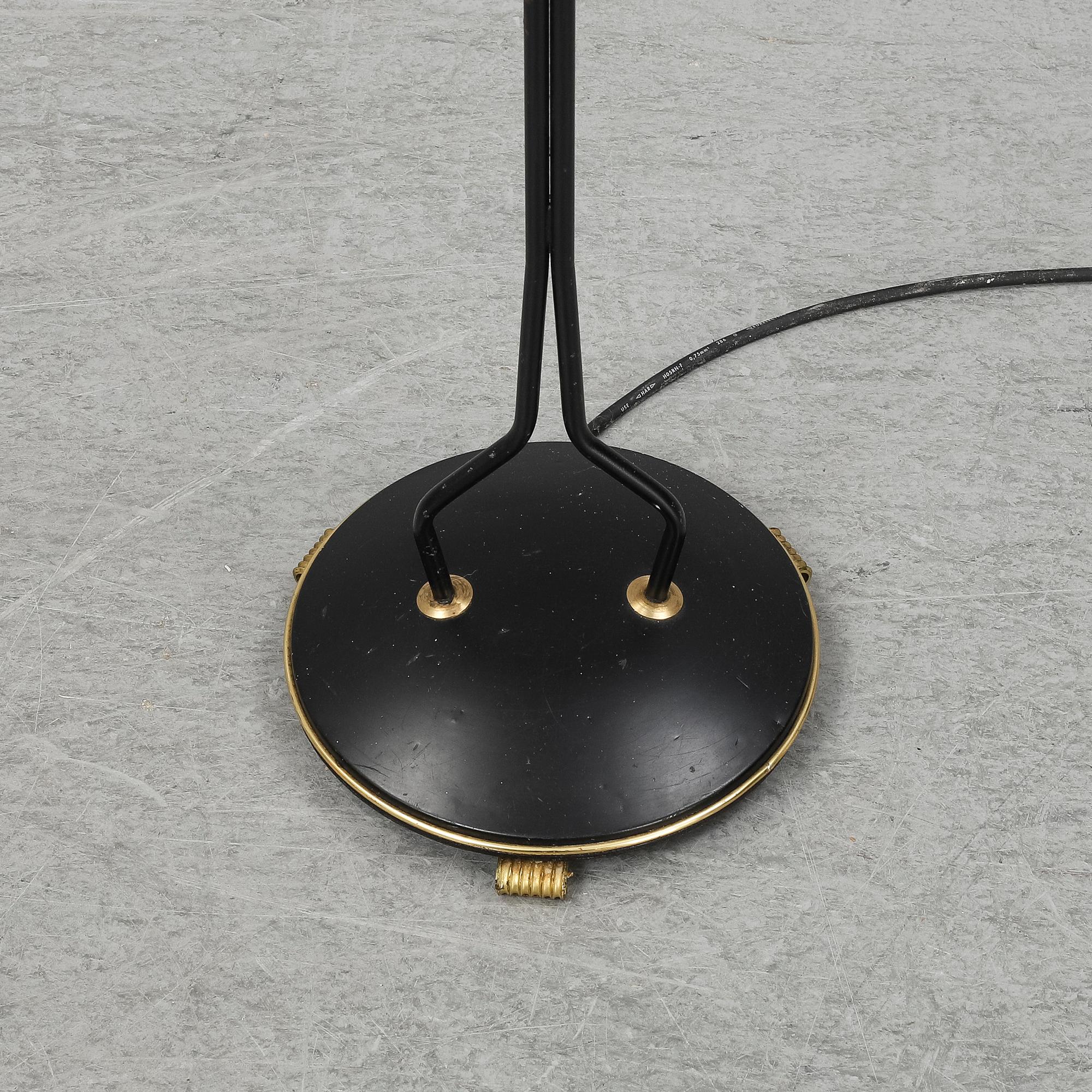 GOLVLAMPA. tvåarmad.