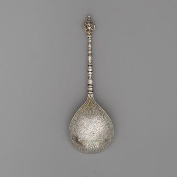 A Swedish early 17th century silver-gilt spoon, unmarked, c. 1600.