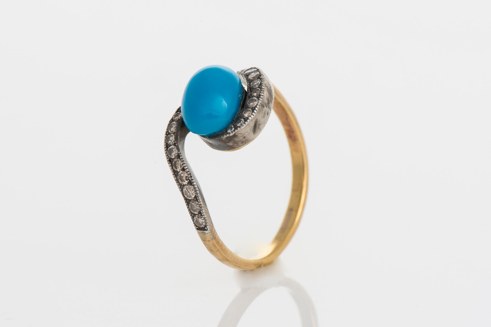 RING, guld (56), turkos, ca 2,0 ct, små diamanter totalt ca 0,50 ct. Ryska stämplar. Vikt ca 3,0 g.