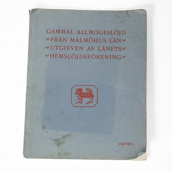 “Gammal allmogeslöjd från Malmöhus län”, 8 volumes, Förlags-aktiebolagets i Malmö Boktryckeri, 1921.