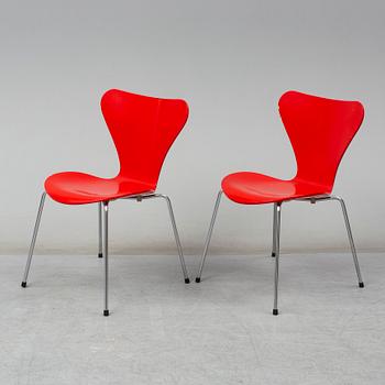 ARNE JACOBSEN, stolar, 7 st, "Sjuan", Fritz Hansen, 1988.