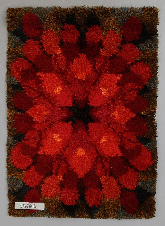 MATTA, rya, formgiven av Ingegerd Silow. Ca 147 x 105 cm.