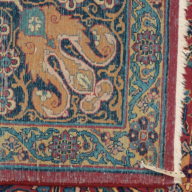 CARPET. Semi-antique Mashad probably. 533 x 317,5 cm.