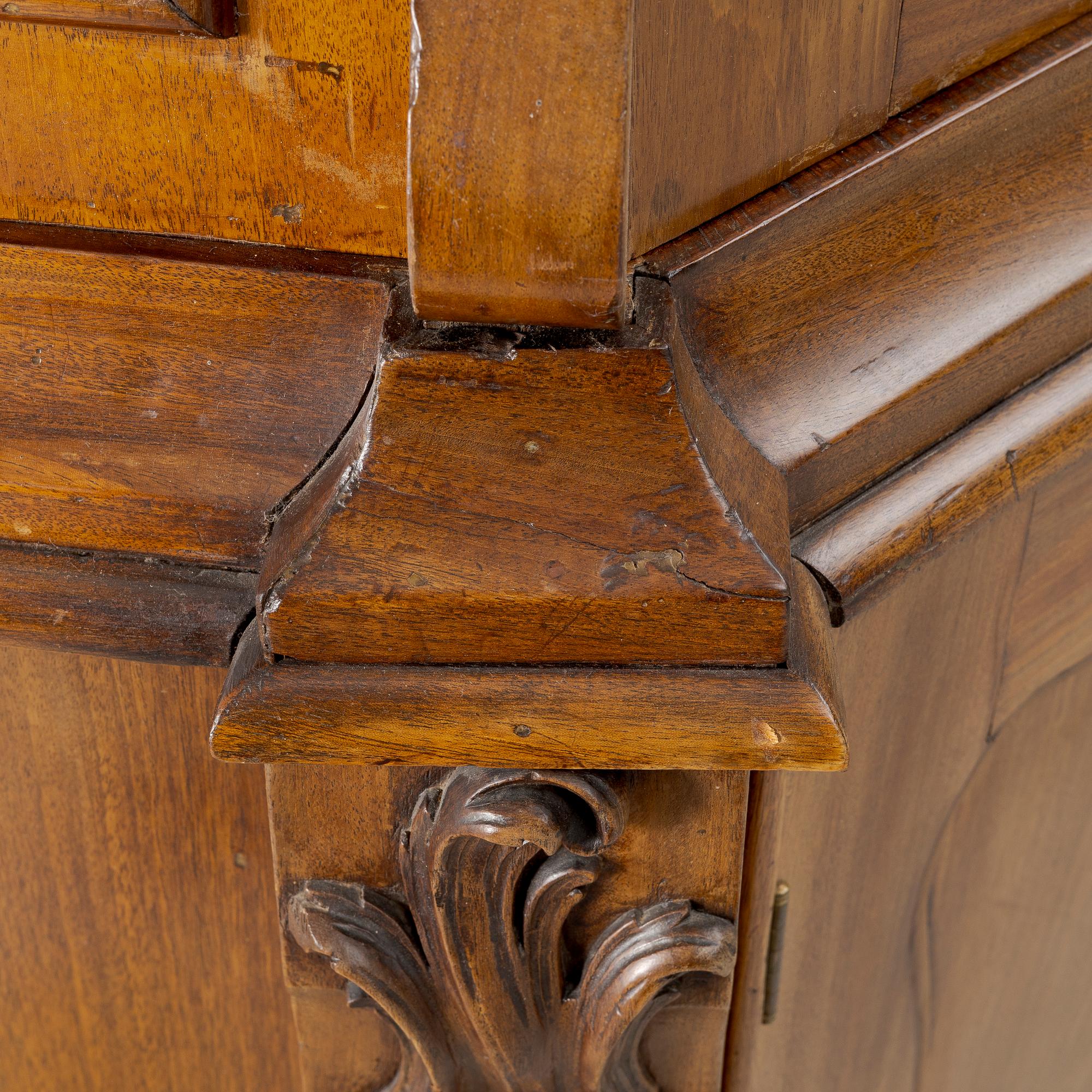 Vitrinskåp, troligen Holland, 1800-tal.