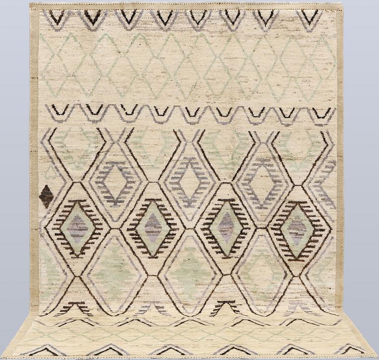 A rug, Moroccan design, approx. 286 x 203 cm.