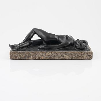 Jenny von Bary-Doussin, sculpture. Signed J.Doussin. Bronze, length (including stone base) 35 cm.