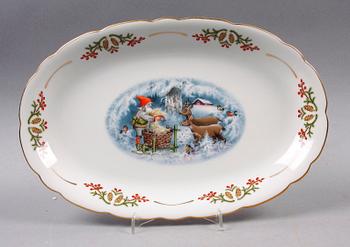 JULSERVIS, 71 delar, Christineholm Porclaine, sent 1900-tal.