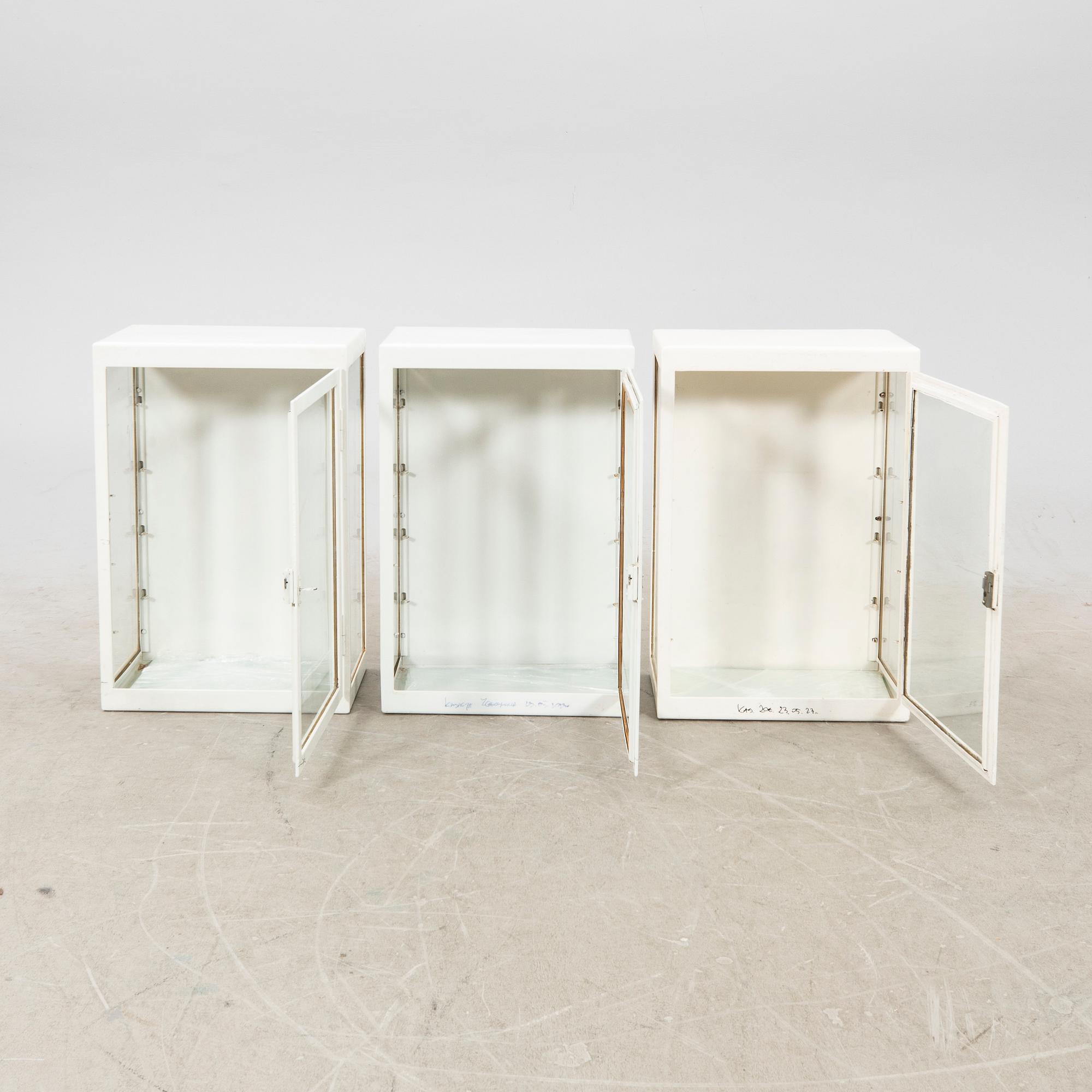 Läkarskåp 3 st Mellaneuropa 1900-talets mitt.