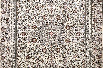 A Kashan carpet, c.355 x 243cm.